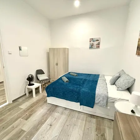 Apartment Relax With 2 Bedroom, 2 Bathroom For 6 People In The Centre Free Coffee *