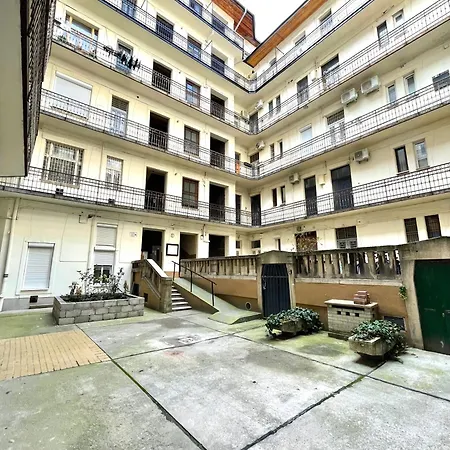 Relax With 2 Bedroom, 2 Bathroom For 6 People In The Centre Free Coffee Apartment *