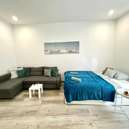 Relax With 2 Bedroom, 2 Bathroom For 6 People In The Centre Free Coffee Apartment