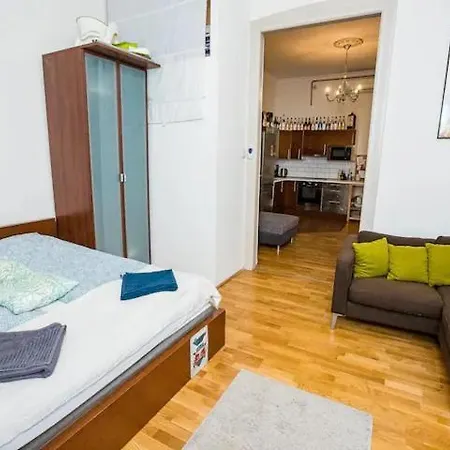 Big Flat In Heart Of With Ac *