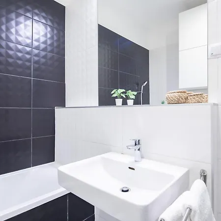 Balcony - Sunny - Modern Apartment Budapest