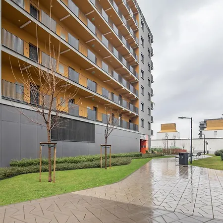 Apartment Balcony - Sunny - Modern