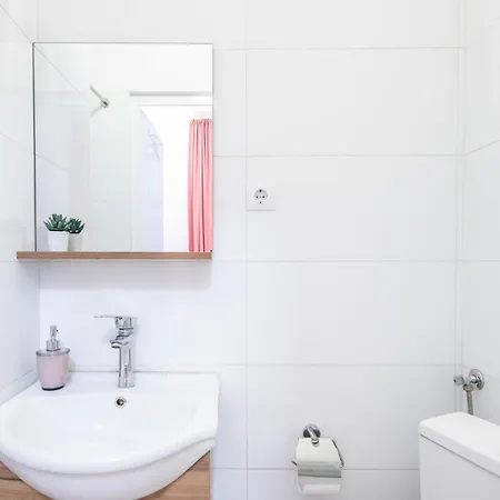 - Modern - Good Sleep Apartment