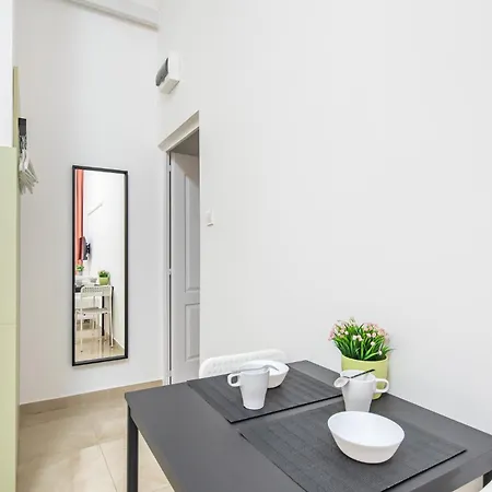 - Modern - Good Sleep Apartment