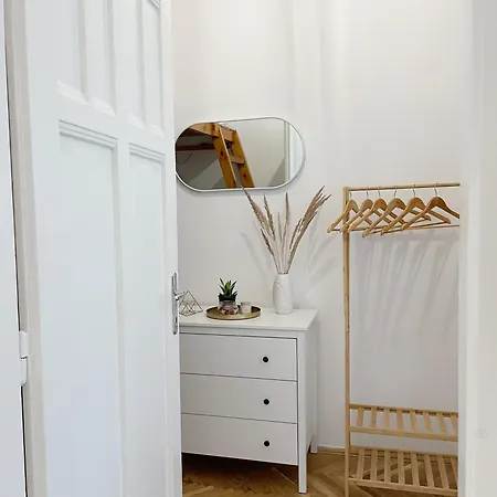 Apartment Oasis *