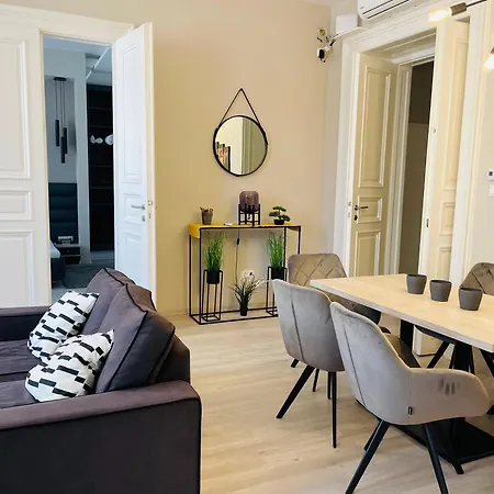 Apartman Podmaniczky 27 By Corall Budapest