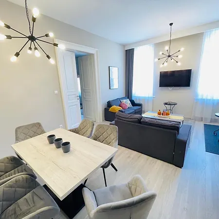 Apartman Podmaniczky 27 By Corall Budapest
