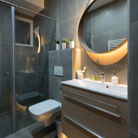 Paulay Deluxe By Corall * Budapest