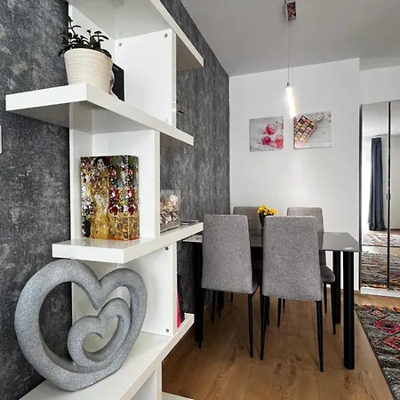 Westend, Peace & Budapešť