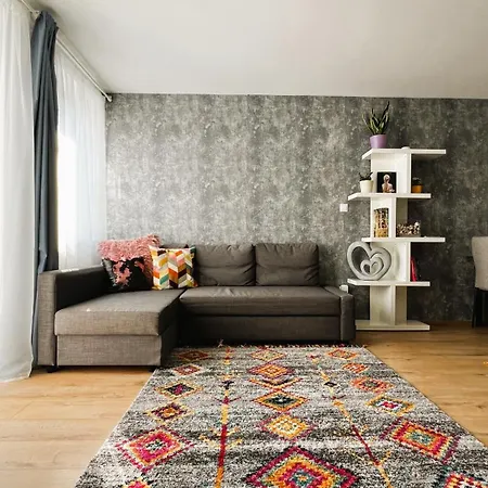 Westend, Peace & Apartmán *