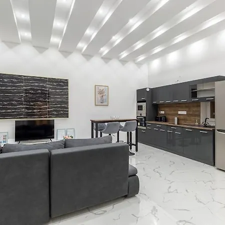 Apartment Black Marble Unique Design Near Danube River