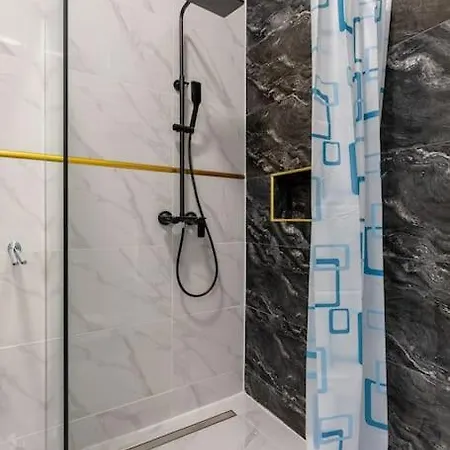Apartment Black Marble Unique Design Near Danube River Budapest