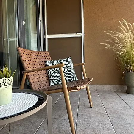 Scandinavian-style Downtown With A Terrace