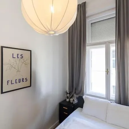 Chic 2 Bedrooms *