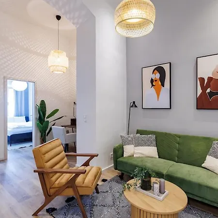 Chic 2 Bedrooms Apartment Budapest