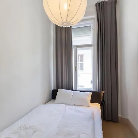 Apartment Chic 2 Bedrooms Budapest