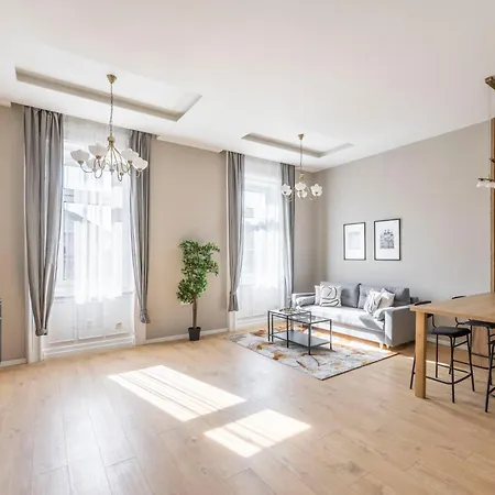 Exclusive N' Spacious Elizabeth Apartment