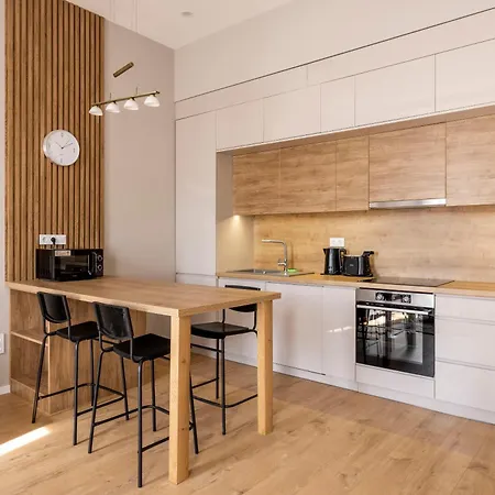 Apartment Exclusive N' Spacious Elizabeth