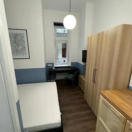 Designer Downtown Apartment *