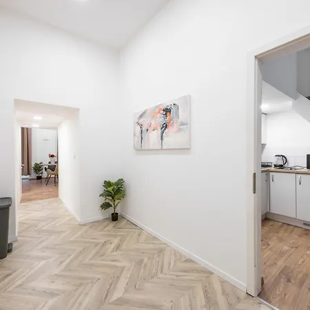 Charming Grand In The Heart Of شقة