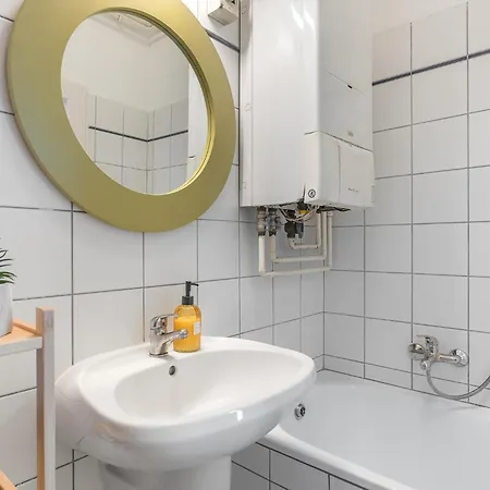 Apartment Quiet Central Near Heroes Square By Cavaland