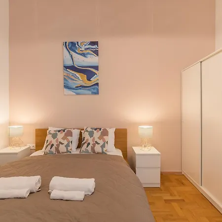 Quiet Central Near Heroes Square By Cavaland Apartment Budapest