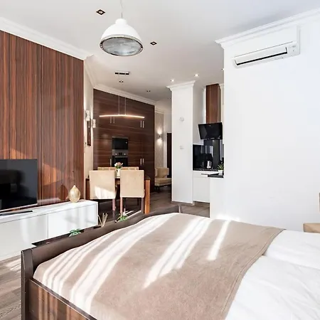 Ultra - Balcony - Sunny Budapest