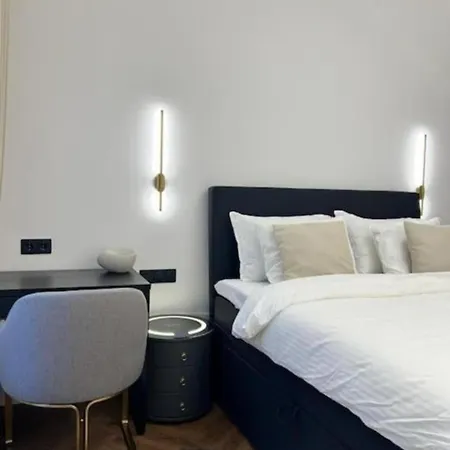 Premium Luxury Near Basilica Apartment *
