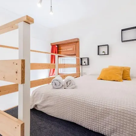 Secluded Spacious Oasis-best Location In Downtown Apartment *