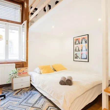 Apartment Secluded Spacious Oasis-best Location In Downtown