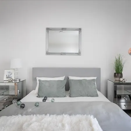 Premier Pest Side Apartment