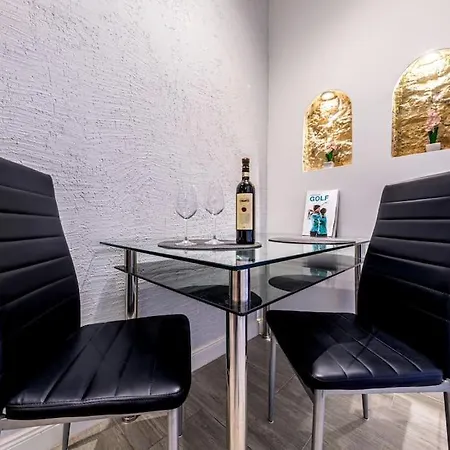 Astoria Apartment