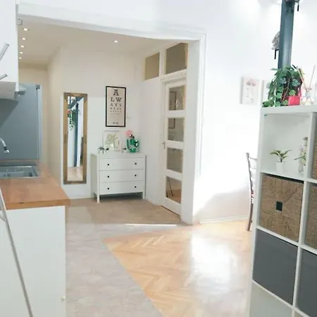 Elegant Nearby The Central Market Hall Apartamento *