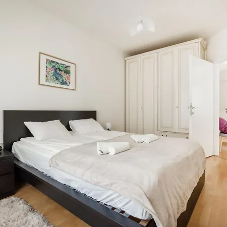 Apartment Bright And With Balcony *