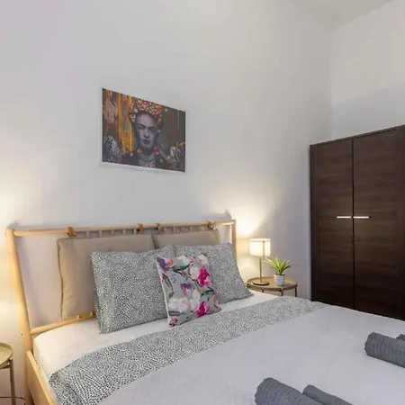 Gozsdu By Cavaland Apartment