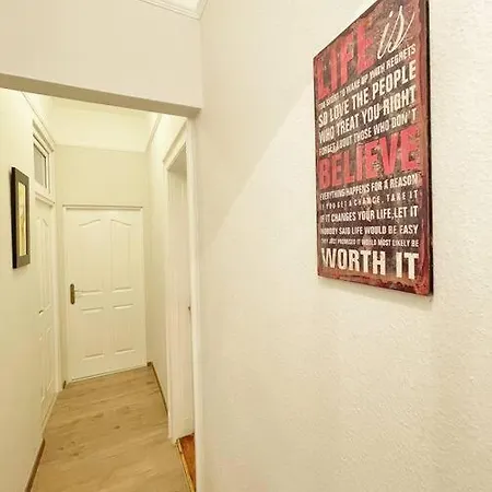 Y Station Private Apartman *