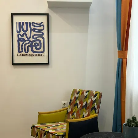 Benetton Stlye - Freedom In Blue And Organge Apartment *