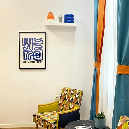 Apartment Benetton Stlye - Freedom In Blue And Organge Budapest