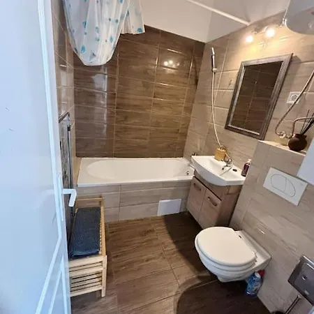 Quiet In Center Apartment *