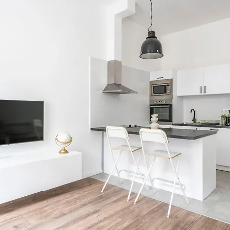 Charming & Cozy 1bedrm Apartment *