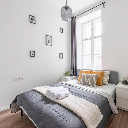 Charming & Cozy 1bedrm Apartment *