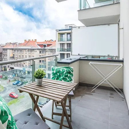 Very - Free Parking - Balcony