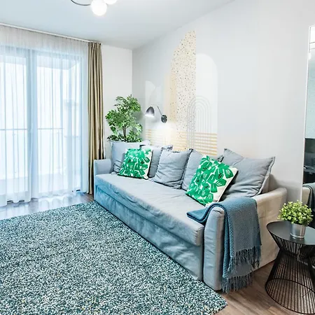 Very - Free Parking - Balcony Apartment