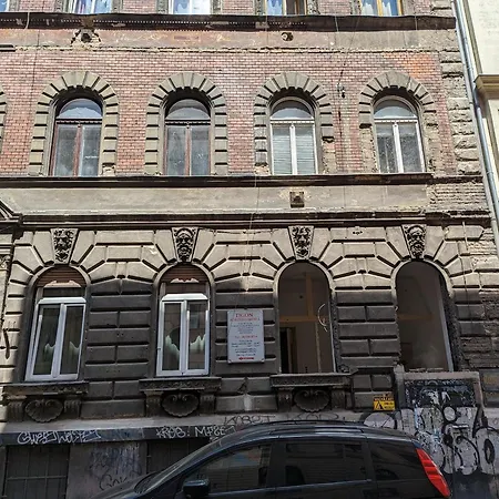 O 38 Family Luxe * Budapest