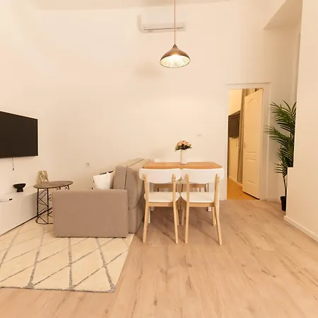 Apartment Superior N' Cozy Mozsar 6 In The Heart Of Budapest