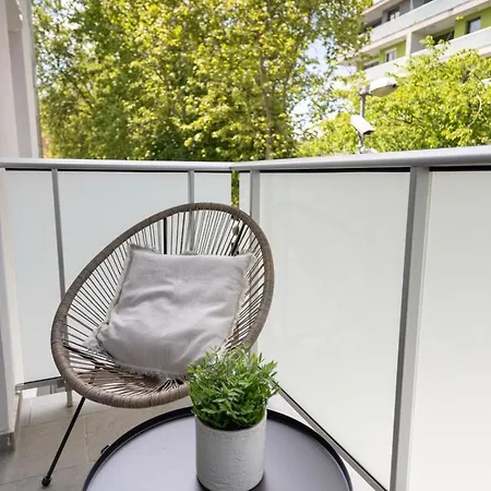 Buda Side Luxury 1-2 Apartment Budapest