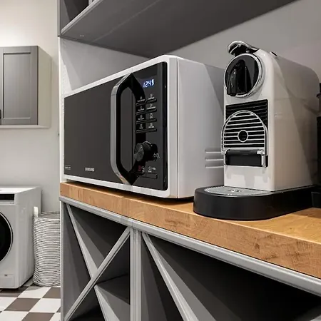 Elegant & Stylish Luxury Living Apartment Budapest