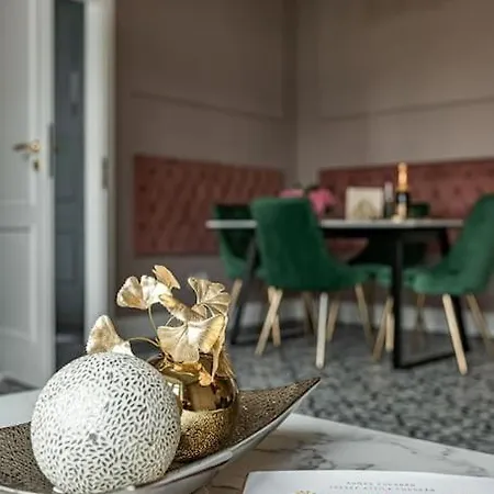 Elegant & Stylish Luxury Living * Budapest