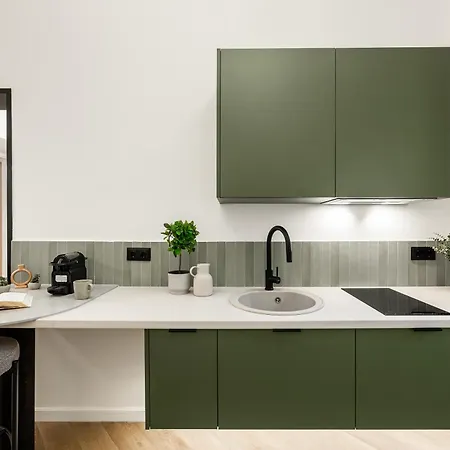 Coente Kiraly 51 * Budapest