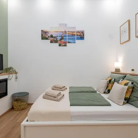 Cozy Vibes K106 By B&z Apartment